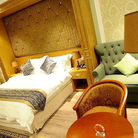 Hotel Britania Kamez Eksteriør bilde